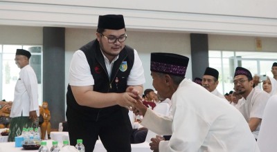 Mas Dhito Berangkatkan Ribuan Calon Jamaah Haji, Minta Beri Perhatian Khusus untuk Lansia