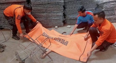 Atap Pergudangan di Surabaya Ambrol, Pekerja asal Sampang Tewas