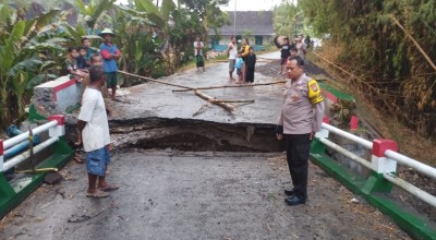 Info Lur! Jembatan Desa Bakalan Bojonegoro Putus, Lewat Jalan Alternatif Saja