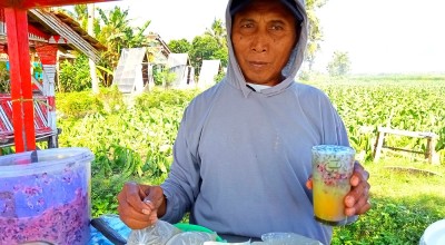 Pedagang Es Dawet Tape Ketan Hitam di Wuluhan Jember Beromzet Rp 600 Ribu Sehari