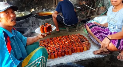 Produksi Gula Kelapa Tradisional Dusun Kepel Jember Menurun Akibat Perubahan Cuaca