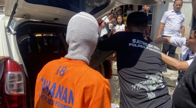 Rekonstruksi Pembunuhan di Rumah Kontrakan Ponorogo, Korban Dihabisi saat Tidur