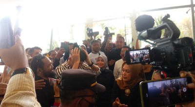 Ganjar Pranowo Digeruduk Emak-emak di Surabaya: Saya Merinding