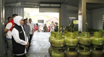 Sidak ke Agen hingga Pangkalan Elpiji, Gubernur Khofifah: Alhamdulillah Stoknya Aman
