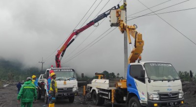 PLN Gercep Pulihkan Jaringan Listrik Dampak Banjir Bandang Lumajang