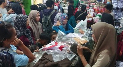 Animo Pembeli Seragam Sekolah di Tulungagung Turun 50 Persen Gegara Wacana Ini