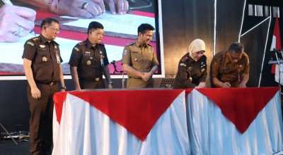 Hadiri Peresmian Gedung Penyimpanan BB Kejati Jatim di Mojokerto, Wagub Sampaikan Pesan Ini