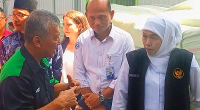 Gubernur Khofifah Lepas Ekspor 15 Ton Rumput Laut Sidoarjo ke Australia