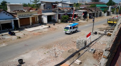 Pelebaran Jalan menuju Jembatan Jongbiru di Kediri Berlanjut, Target Selesai Akhir Tahun