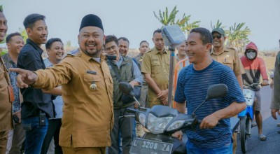 Jalan Poros Desa Setro - Pengalangan Menganti Diperbaiki, Warga Gresik Semringah