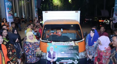 Gubernur Khofifah Lepas Ekspor Test Market ke Tiga Negara, Total Transaksi Rp1,5 Miliar