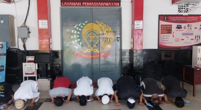8 Warga BP Lapas Kelas IIA Sidoarjo Dapat Hak Integrasi, Bebas dan Cuti Bersyarat