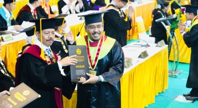 Anwar Sadad Diwisuda, Resmi Sandang Doktor Politik Islam dan Kenangannya di UINSA Surabaya