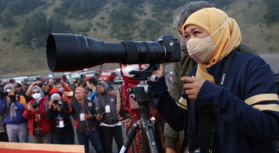 Ini Pesan Khofifah untuk Fotografer: Jadikan Lensa Kamera sebagai Jendela Dunia