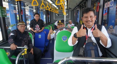 Bank Jatim Fasilitasi UMKM Terminal dan Pembayaran QRIS Bus Trans Jatim