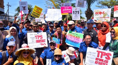 Bupati Sidoarjo Berangkatkan Karnaval HUT RI, KPU Ikutan Kirab Pemilu 2024