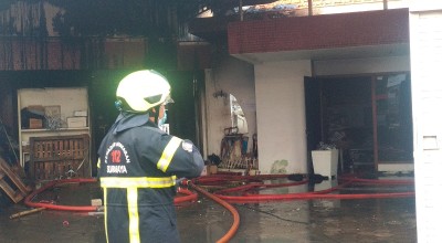 Tempat Produksi dan Gudang Boneka di Jemursari Surabaya Habis Terbakar