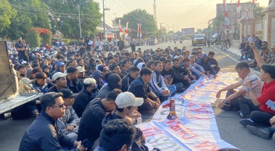 Ratusan Suporter Tanyakan Nasib Persepon Ponorogo