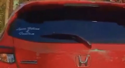 Viral, Pria Sultan di Ponorogo Beri Hadiah Mobil Bertulis Untuk Istriku Tersayang