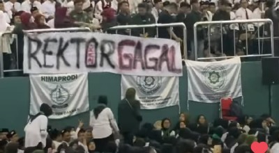 Viral, Rektor UINSA Dikritik Pedas oleh Maba saat PBAK