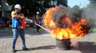 Perayaan HUT RI ke-78, Pelindo Regional 3 Gelar Lomba Memadamkan Api