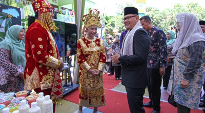Foto: Momen Kadindik Jatim Resmikan Inovasi Smansa Gresik