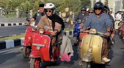 Gus Iqdam Naik Vespa Menuju KSF 6 Kediri, Siapa yang Dibonceng?