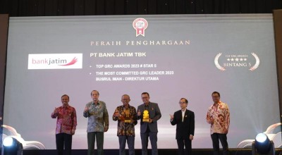 Bank Jatim Boyong Dua Penghargaan Sekaligus Dalam Ajang TOP GRC Awards 2023