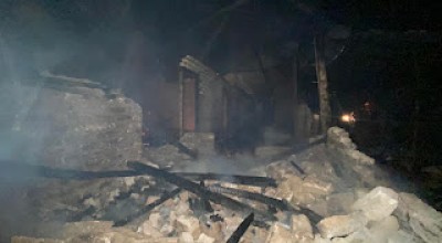Rumah di Sampang Ludes Terbakar, Angin Kencang Bikin Api Sulit Dipadamkan