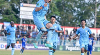 Keracunan Cappucino, Persela Curi Poin, Dicolok Tusuk Pentol