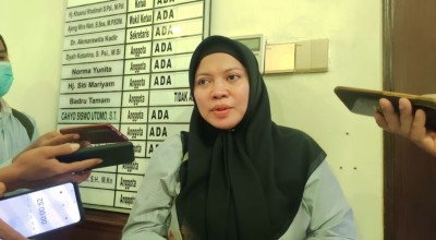 Hadiah Celana Dalam untuk DPRD Surabaya, Sahat Divonis 9 Tahun