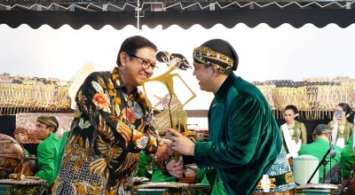 Petrokimia Gresik Gelar Wayang Kulit Lakon Amarta Binangun