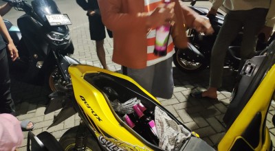 10 Botol Miras Ilegal Ditemukan Polisi di Bagasi Pemotor Eks Lokalisasi GS Situbondo