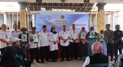 300 Warga Desa Dawarblandong Mojokerto Terima Sertifikan PTSL