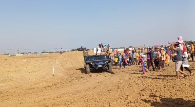 Bupati Lamongan Lempar Kaos di Arena Balap Motocross Kasal Cup, Warga Gercep Hap!