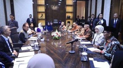 Ini Pembicaraan di Balik Pertemuan Gubernur Khofifah dengan PM Malaysia