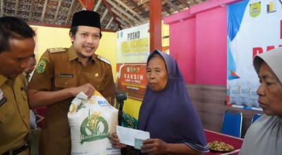 Mas Syah Bareng Forkopimda Trenggalek Salurkan Bantuan Pangan Tahap 2, Tekan Laju Inflasi