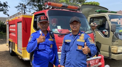 Petugas Damkar di Kediri Bertaruh Nyawa Sejak di Tugas Pertama