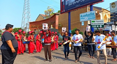 Parade Musik Patrol, Cara Pendukung Ganjar di Sidoarjo Sampaikan Kritik Sosial
