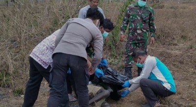 Mayat Pria Misterius Ditemukan Warga Bangkalan di Lahan Kosong, Diduga ODGJ