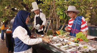 Melihat Persiapan Festival Kampung Nelayan di Hotel Santika Gresik