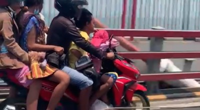 Aksi Pemotor Bonceng 5 Penumpang di Suramadu Bikin Melongo, Jangan Ditiru!