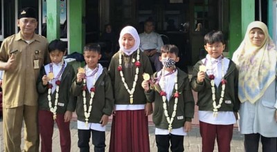 Robot Sepak Bola Karya Siswa SD NU 1 Trate Gresik Raih Medali di Singapura