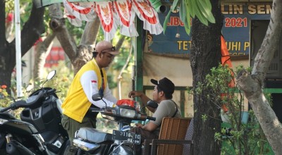 Golkar Surabaya Bagi-bagi Air, Toni: Subjek Politik Harus Bermanfaat