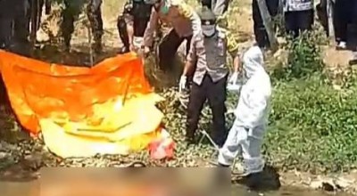 Mayat Misterius Ditemukan Mengapung di Empang Persawahan Lamongan