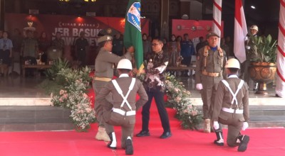 Pasukan Kirab Pataka Jer Basuki Mawa Beya Tiba di Kabupaten Tulungagung, Ini Harapan Pj Bupati