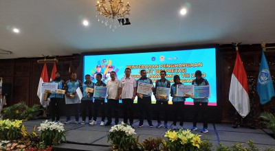 Wujud Apresiasi, Peraih Medali Porprov Jatim Asal Lamongan Dihadiahi Bonus Uang Tunai