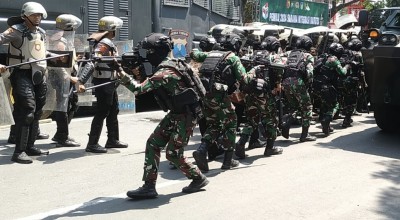 1300 Personel Gabungan Ikuti Simulasi Pengamanan Pemilu 2024 di Kediri