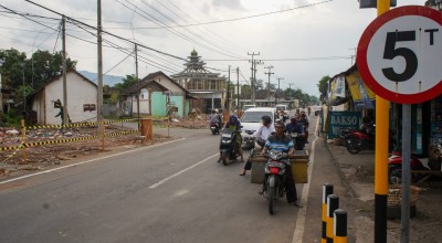 Dukung Akses Menuju Bandara, Pemkab Kediri Lebarkan Jalan Simpang Empat Banyakan
