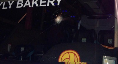 Bus Pemain Persela Dilempari Batu di Jepara, 2 Suporter Dilarikan ke Rumah Sakit